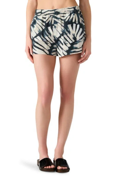Steve Madden Marguerite Acstract Print Shorts In Multi