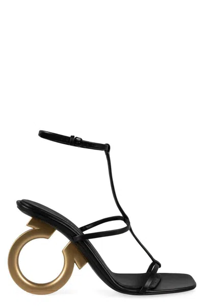 Ferragamo Runway Gancio T.10.5