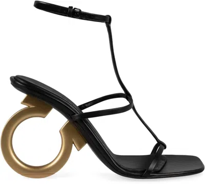 Ferragamo Runway Gancio T.10.5