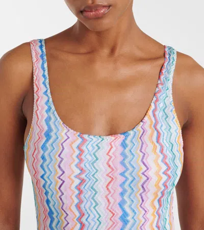 ZIGZAG锯齿图案连体泳衣