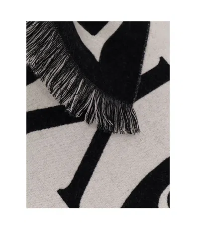 Burberry Black And White Wool Reversible Scarf In Black