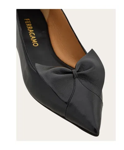 Ferragamo Bow Pointed Toe Flat Ballerina Shoes In Black