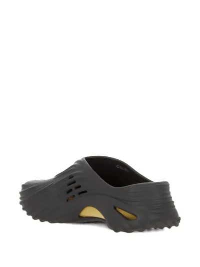 Crocs Echo Wave Slides In Gray