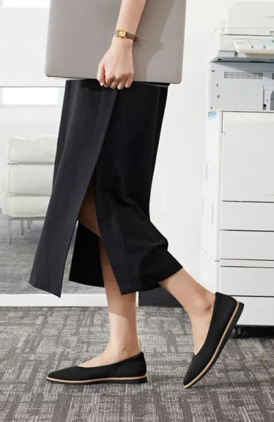 Vivaia Pointed-toe All-day Standing Flats