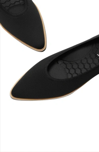 Vivaia Pointed-toe All-day Standing Flats