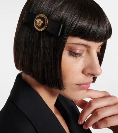 Versace Medusa-plaque Decorative-stitch Hairpin In Black