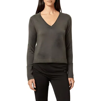 Melissa Paige Womens Wide Hem Slit V-neck Sweater