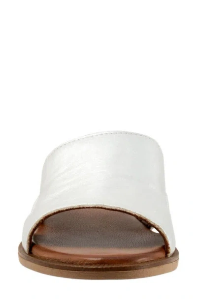 Bueno Hendrix Slide Sandal In Brown