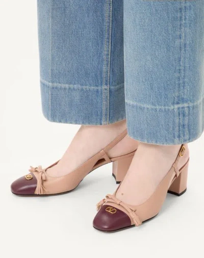 Valentino Garavani Valet Du Roi Tasseled Bow-embellished Two-tone Leather Pumps In Neutral