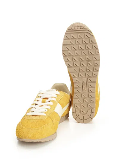 Autry 'windspin Low' Yellow Sneaker With Logo On The Side And On The Heel