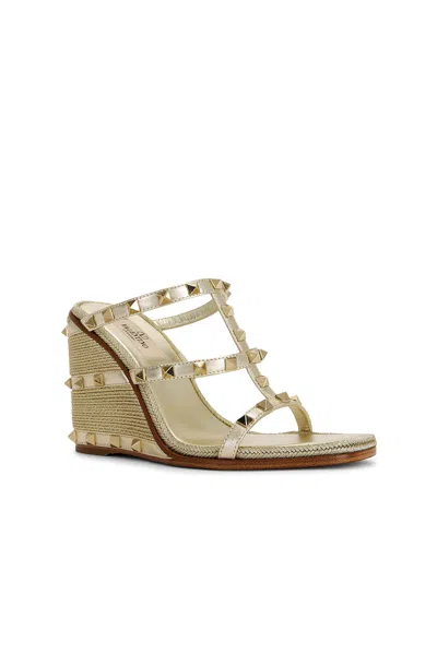 Valentino Garavani Rockstud Wedge Sandal In Laminated Nappa With Cornely Embroidery 100mm Woman Plat In Platinum