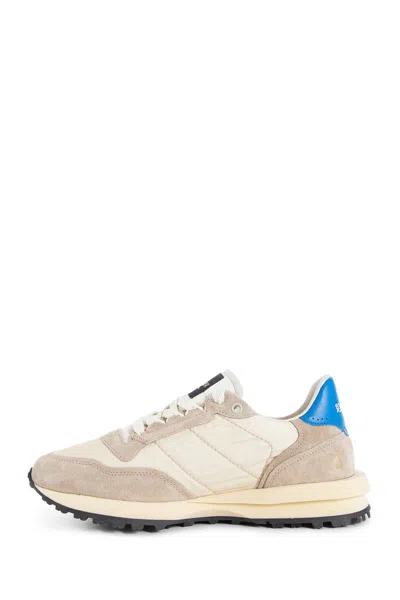 Hidn-ander Sneakers
