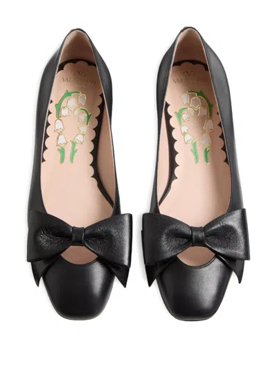 Valentino Garavani Bow Detail Leather Flats With Round Toe In Black