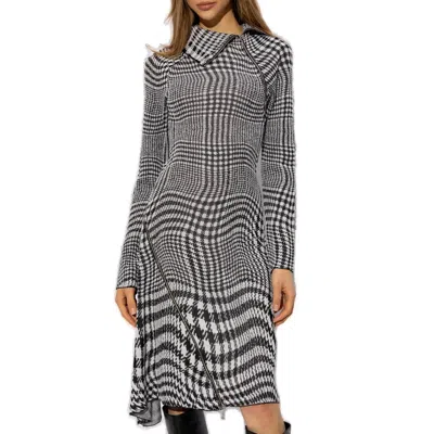 Burberry Degrade Wavy Check Long-sleeve Midi Dress In Monochrome Pattern