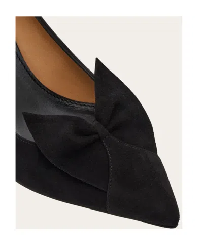 Ferragamo High-heeled Pumps With Pointed Toe And Slender Heel In Black