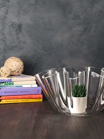 Vesta Soft Wavy Glass Centerpiece