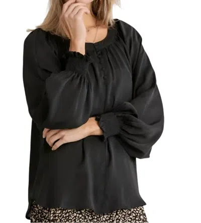 Umgee Puff Sleeve Satin Blouse In Black