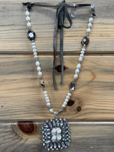A Rare Bird Women's Clear Flower Necklace In White