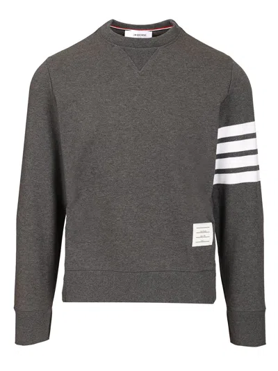 THOM BROWNE CLASSIC SWEATSHIRT IN CLASSIC LOOPBACK W/ ENGINEERED 4 BAR SWEATSHIRTS GREY 