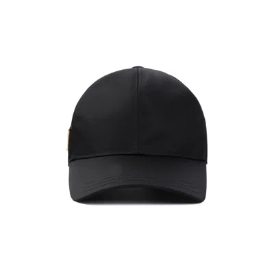 Prada Structured Black Cap With Distinctive Logo Emblem In Black