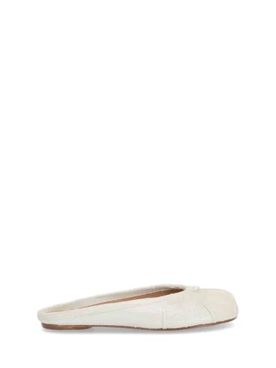 Maison Margiela Tabi Leather Mules In Neutral