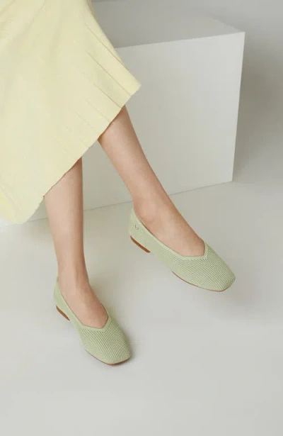 Vivaia Square-toe V-cut Flats