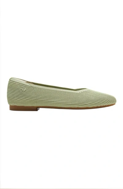 Vivaia Square-toe V-cut Flats
