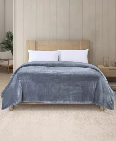 Columbia Super Soft Plush Fleece Blanket, Twin