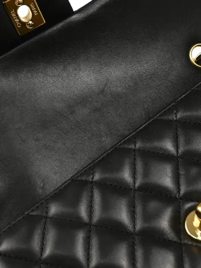 Pre-owned Chanel 2010 East West Shoulder Bag In Black