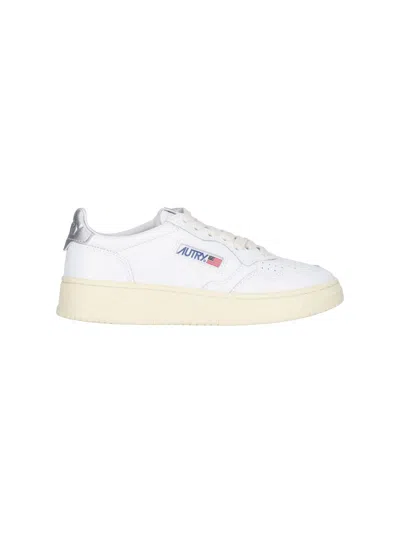 Autry Low Medalist Sneakers In White Leather E Powder E Suede Beige