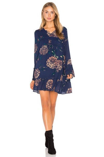 Knot Sisters Langley Floral Peasant Dress In 海蓝底碎花