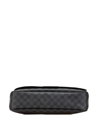 Pre-owned Louis Vuitton 2011 Damier Graphite Daniel Gm Crossbody Bag