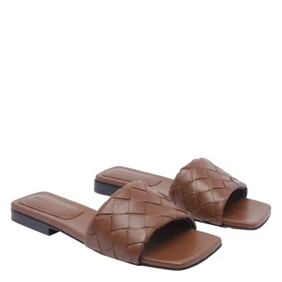 Bottega Veneta Riva Intrecciato Leather Slides In Brown