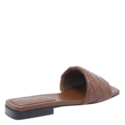Bottega Veneta Riva Intrecciato Leather Slides In Brown