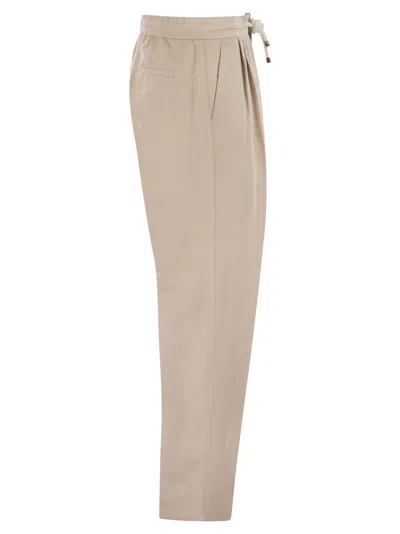 Brunello Cucinelli Men Leisure Fit Trousers In Linen And Cotton Gabardine With Drawstring And Double
