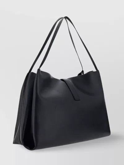 FERRAGAMO BUCKLE STRAP SOFT STRUCTURE SHOULDER BAG 
