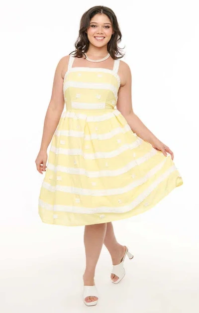 Unique Vintage Plus Size 1960s Swing Sundress