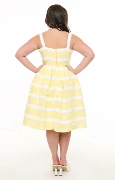Unique Vintage Plus Size 1960s Swing Sundress