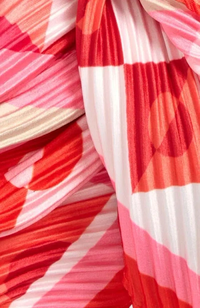 Echo Mosaic Geo Pleated Diamond Scarf