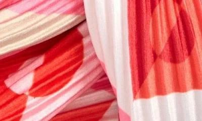 Echo Mosaic Geo Pleated Diamond Scarf