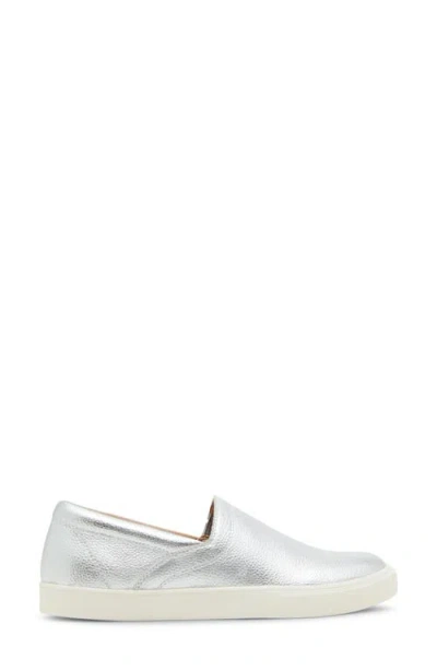 Blondo Garity Waterproof Slip-on Sneaker