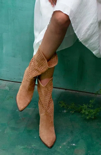 Seychelles Diva Pointed Toe Western Boot