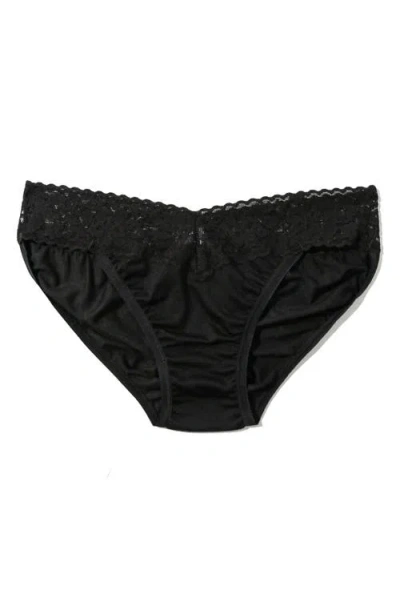 Hanky Panky Pack Of Three Original-rise Stretch-lace Thongs In Black