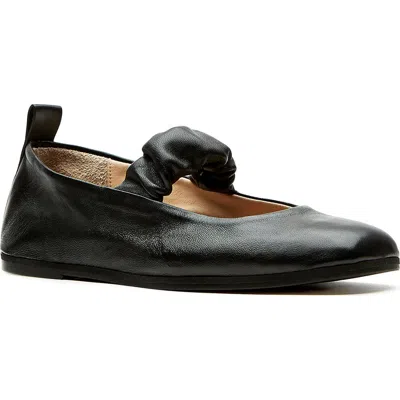 La Canadienne Grey Leather Mary Jane Ballerina Flats