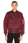Alpha Industries Bomberjacke Mit Detail Am Ärmel In Grenat