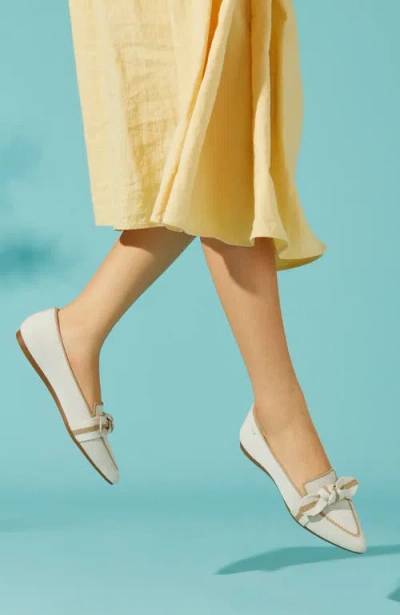 Vivaia Pointed-toe Bow Loafers