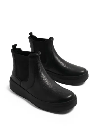 Ugg Burleigh Chelsea Boots In Black