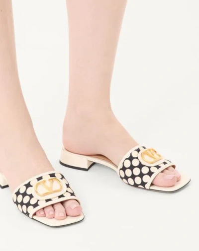 Valentino Sandalo Slide Vlogo Signature In Tessuto Plus De Pois 20mm