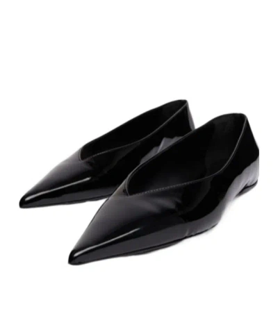 Totême Asymmetric Pointed Flats