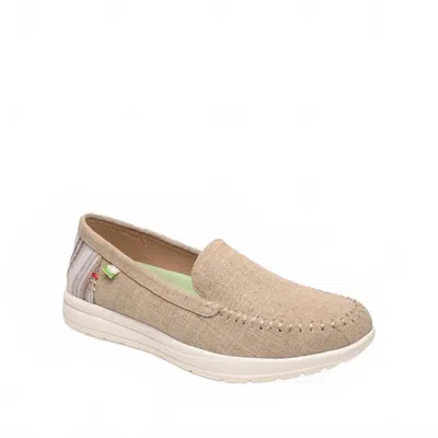 Minnetonka Women's Discover Canvas Moccasin In Natural